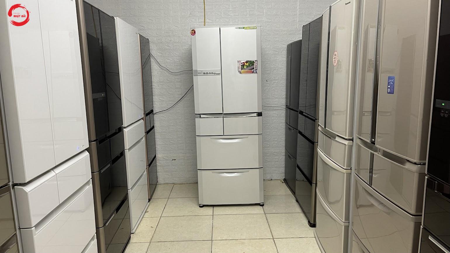 Các dòng tủ lạnh mặt sơn hoặc phay xước có giá từ 20-28 triệu
